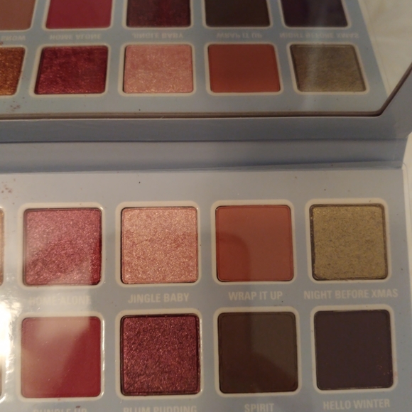 💖SALE! FIRM! KYLIE COSMETICS KYLIE JENNER CHILL BABY EYESHADOW PALETTE - Picture 10 of 15